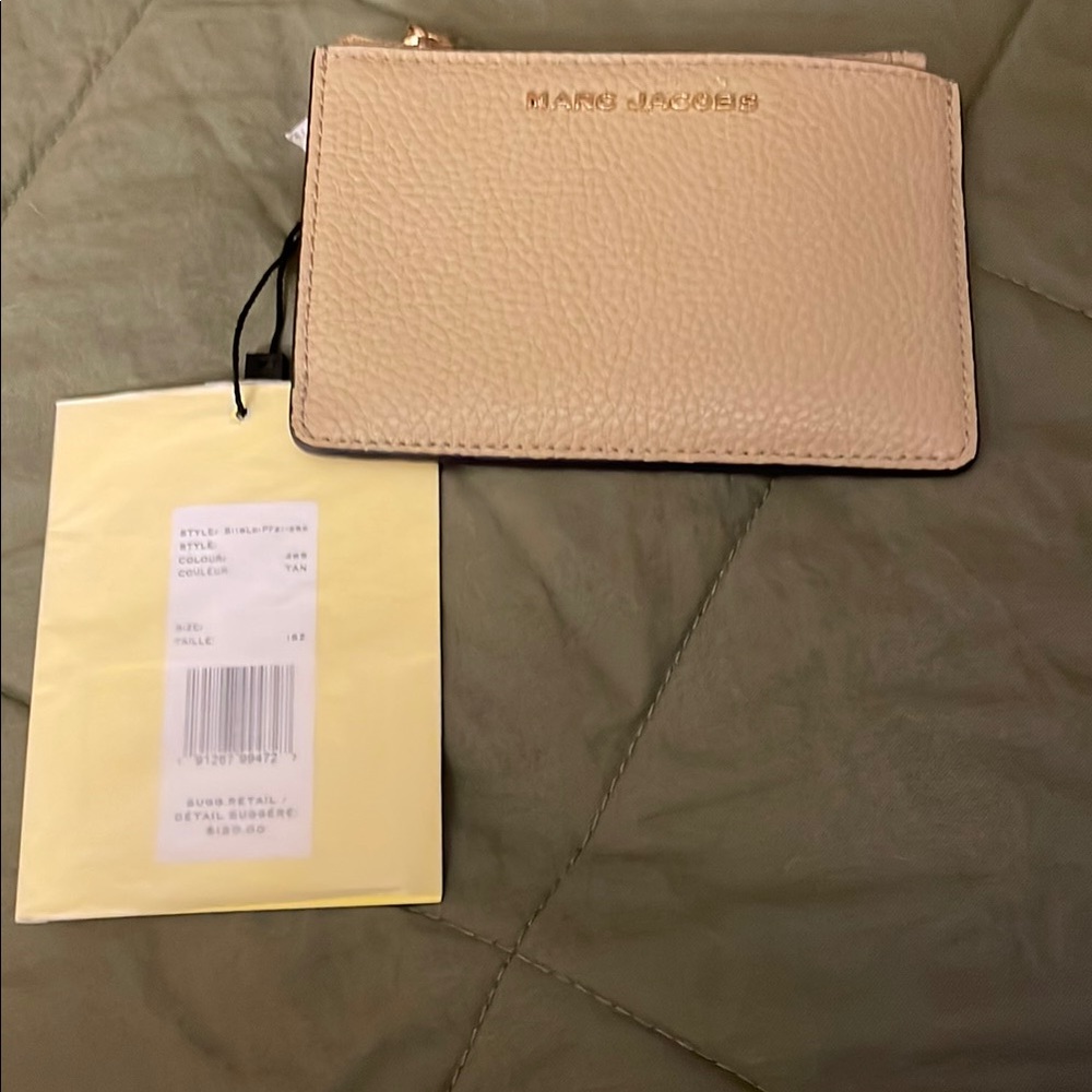 NWT MARC JACOBS credit card/ coin purse 
Size 5”w  x 3 3/4” H - Picture 3 of 8
